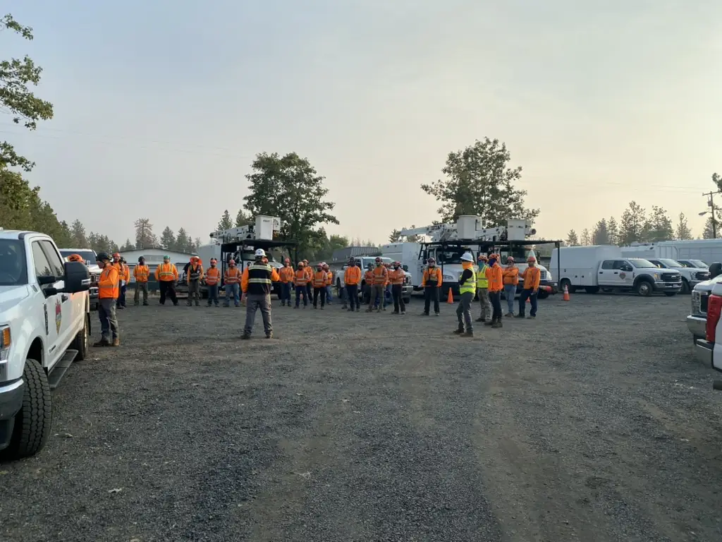 Crew briefing before field work